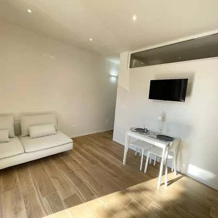 Nyaraló David House *